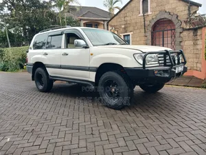 Toyota Land Cruiser 2004 White