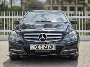 Mercedes-Benz C200 2011 Black