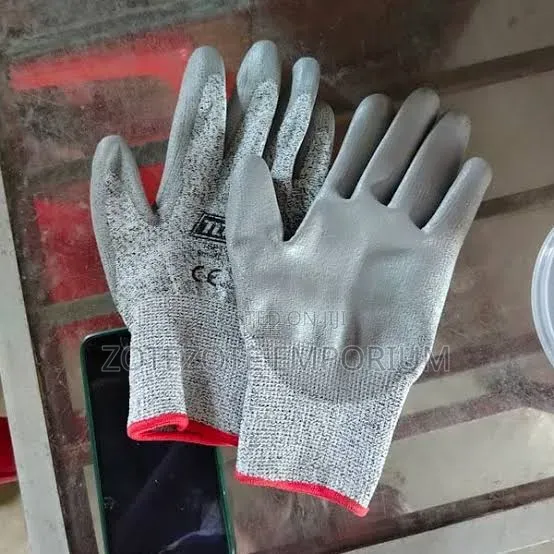 Total Cut Resistant Gloves