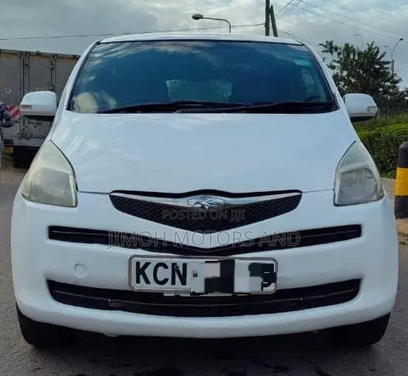 Toyota Ractis 2010 White