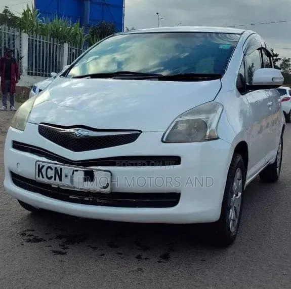Toyota Ractis 2010 White