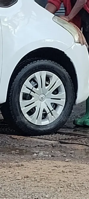 Toyota Ractis 2010 White