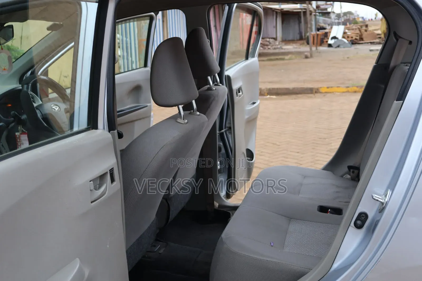 Daihatsu Mira 2014 Silver