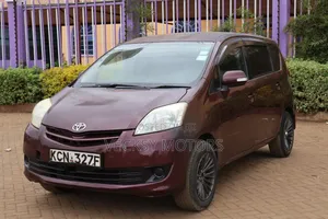 Toyota Passo Sette 2010 Maroon