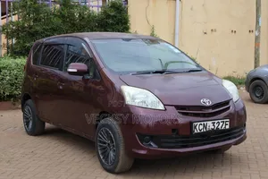Toyota Passo Sette 2010 Maroon
