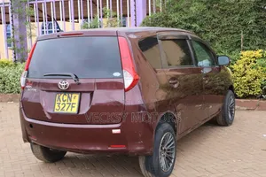 Toyota Passo Sette 2010 Maroon