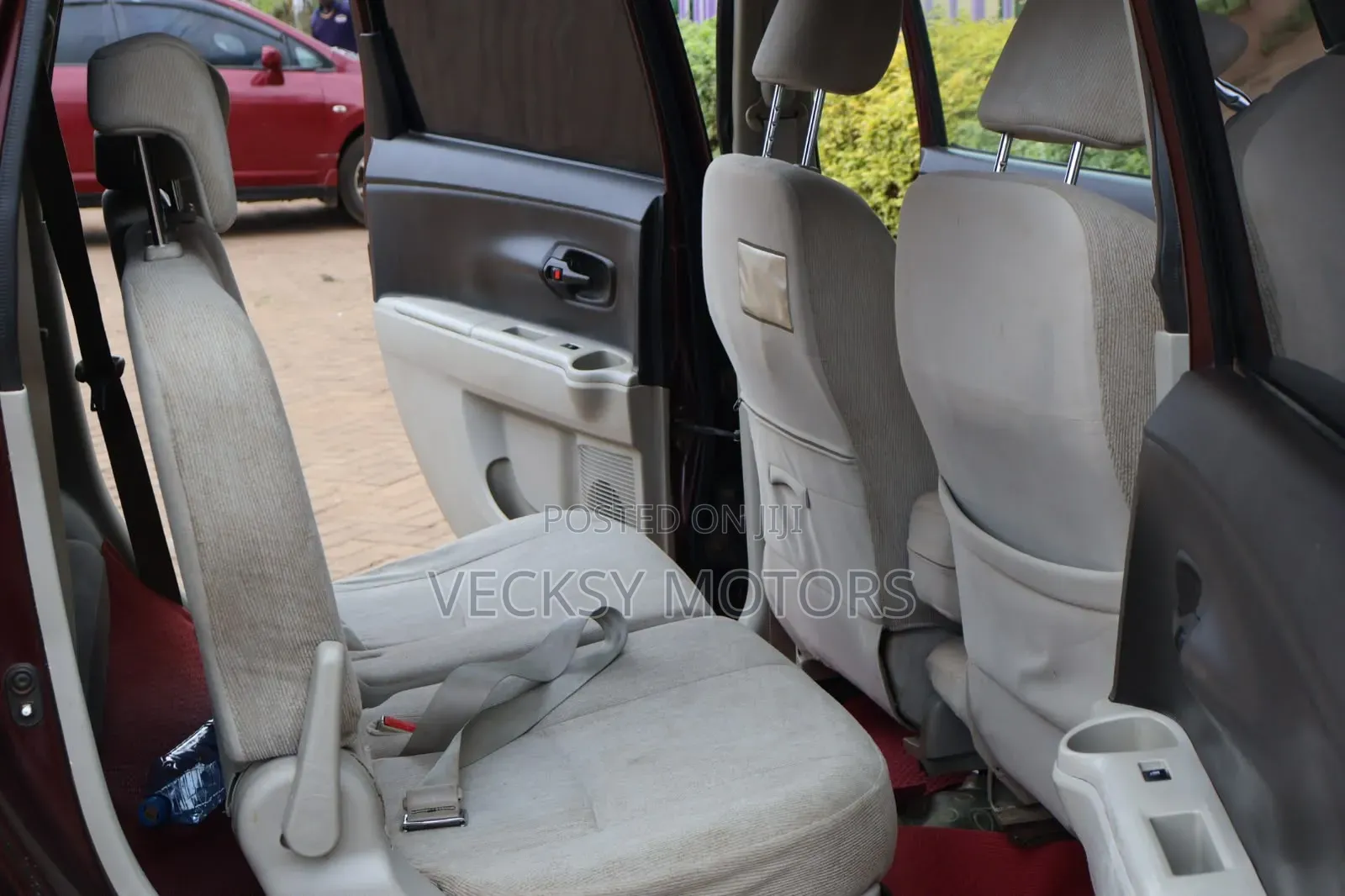 Toyota Passo Sette 2010 Maroon