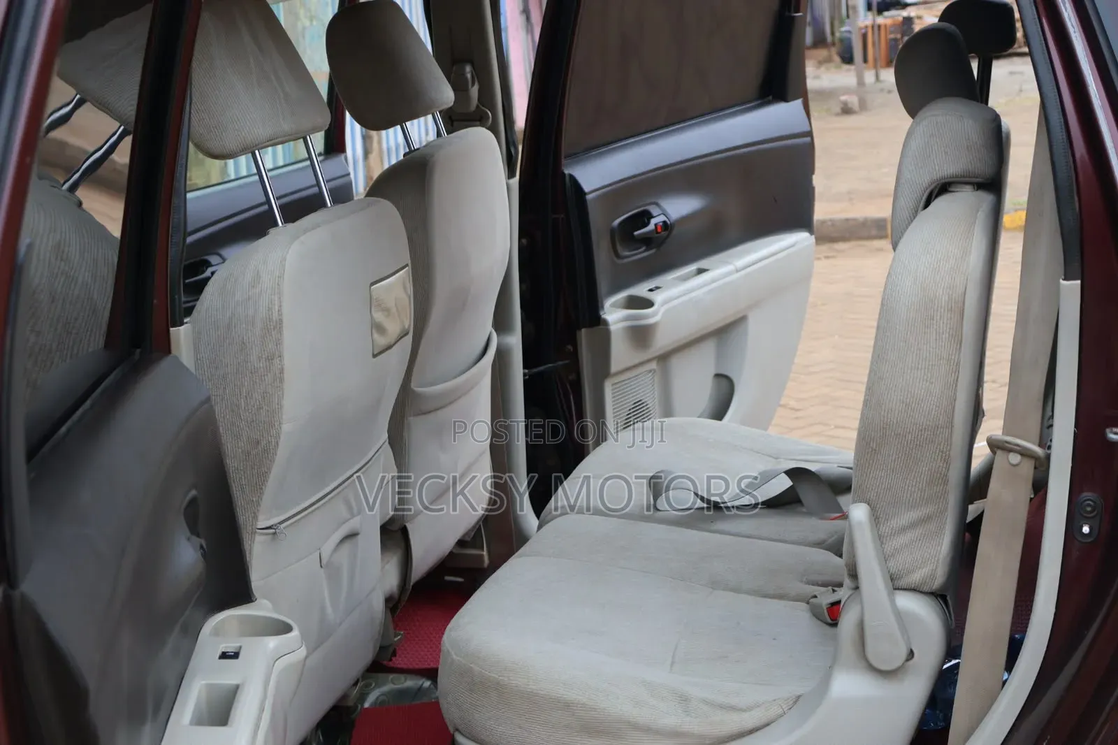 Toyota Passo Sette 2010 Maroon
