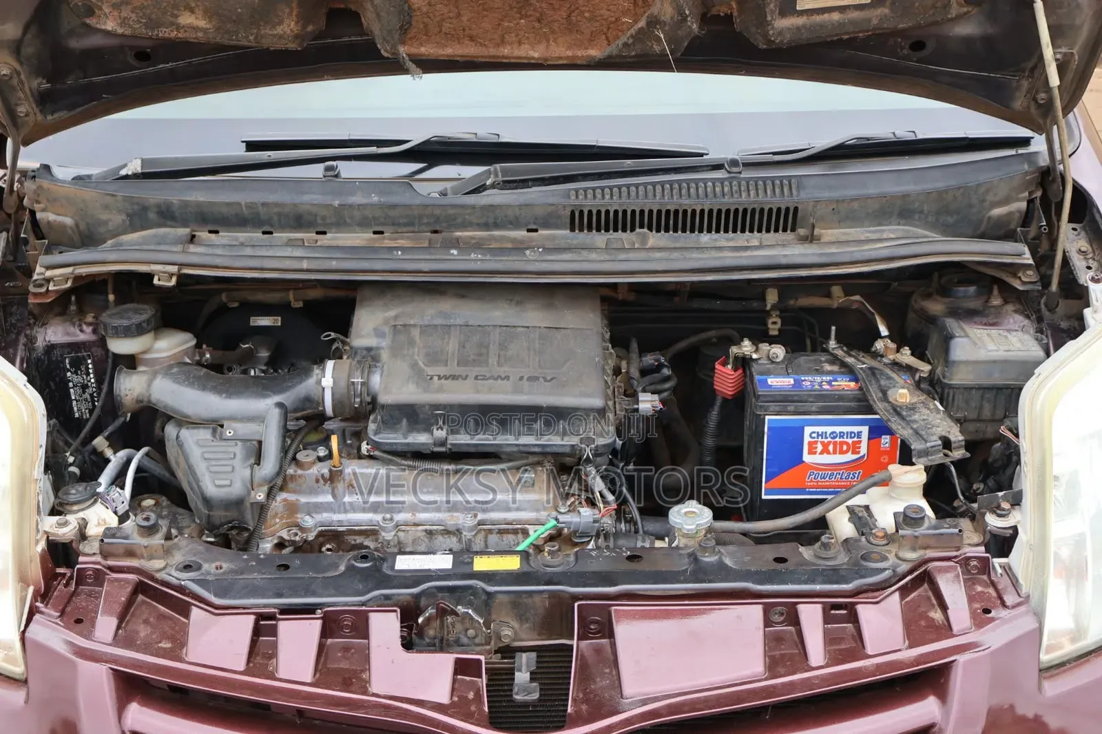 Toyota Passo Sette 2010 Maroon