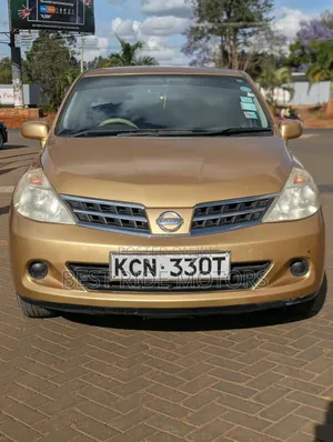 Nissan Tiida 2010 Gold