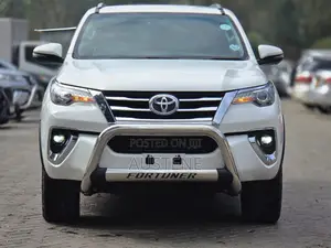 Toyota Fortuner 2019 White