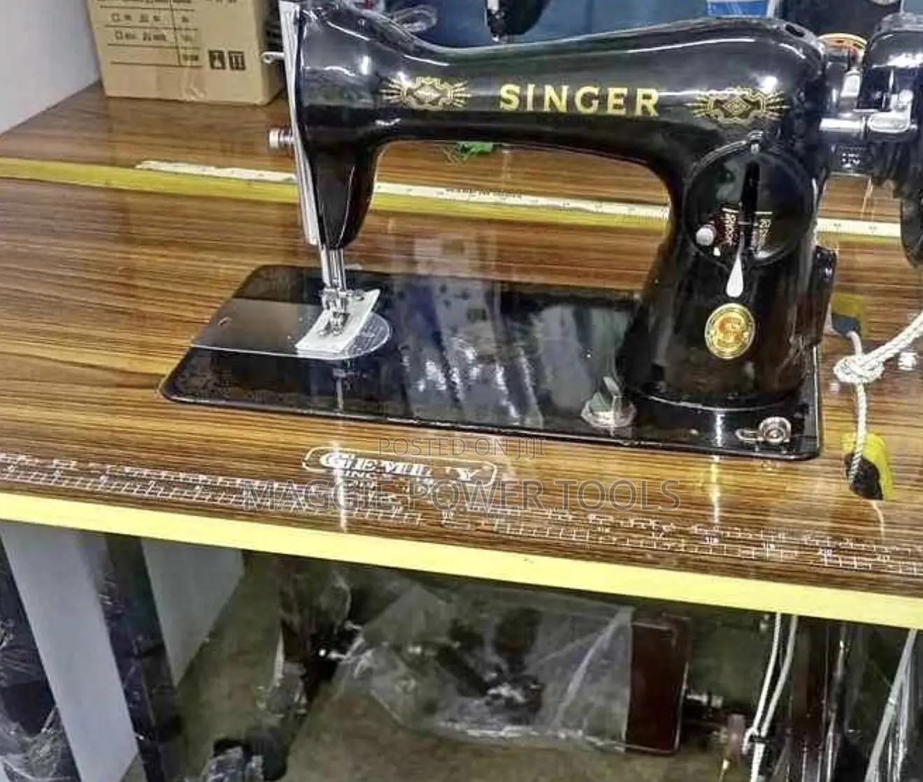 Complete Singer Sewing Machine/ Singer Sewing Machine Industrial