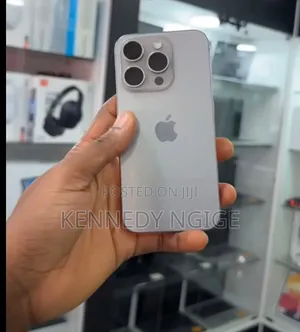 Apple iPhone 15 Pro Max 256 GB Silver