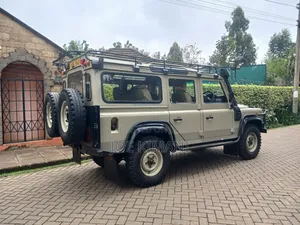 Land Rover Defender 2007 Green