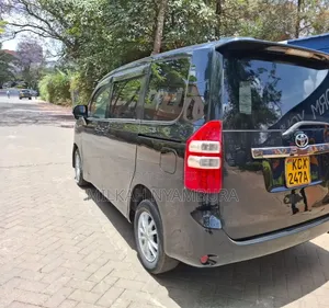 Toyota Noah 2012 Black