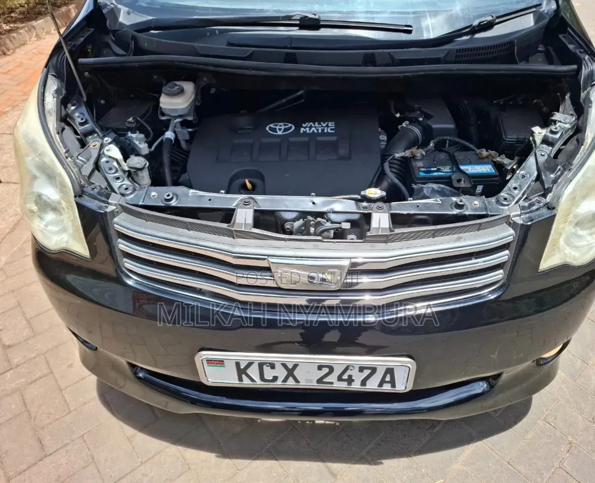Toyota Noah 2012 Black