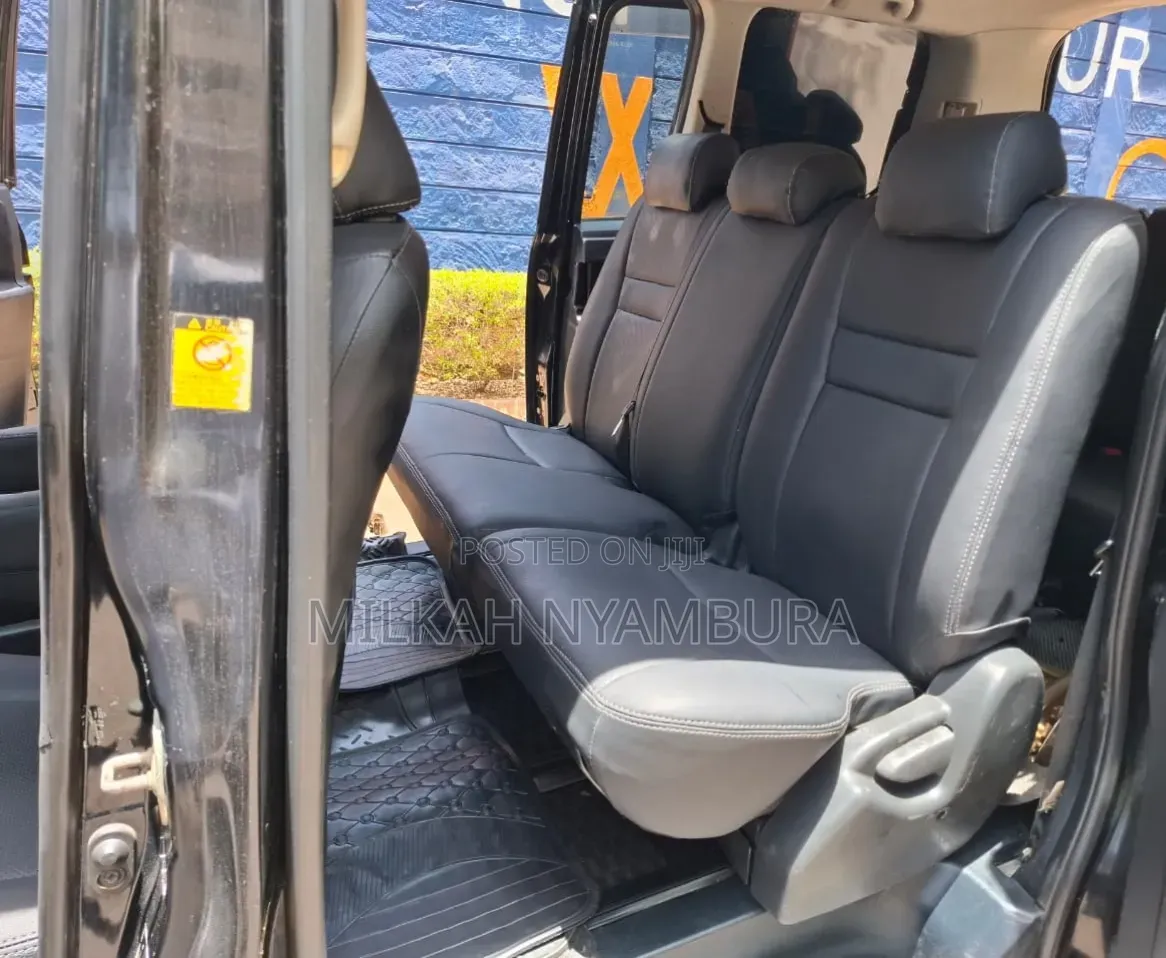 Toyota Noah 2012 Black