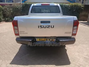 Isuzu D-MAX 2015 Silver