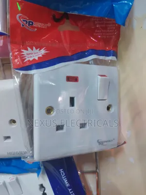 Single Socket (10pcs). 1-Gang Switched Wall Socket With Neon Indicator