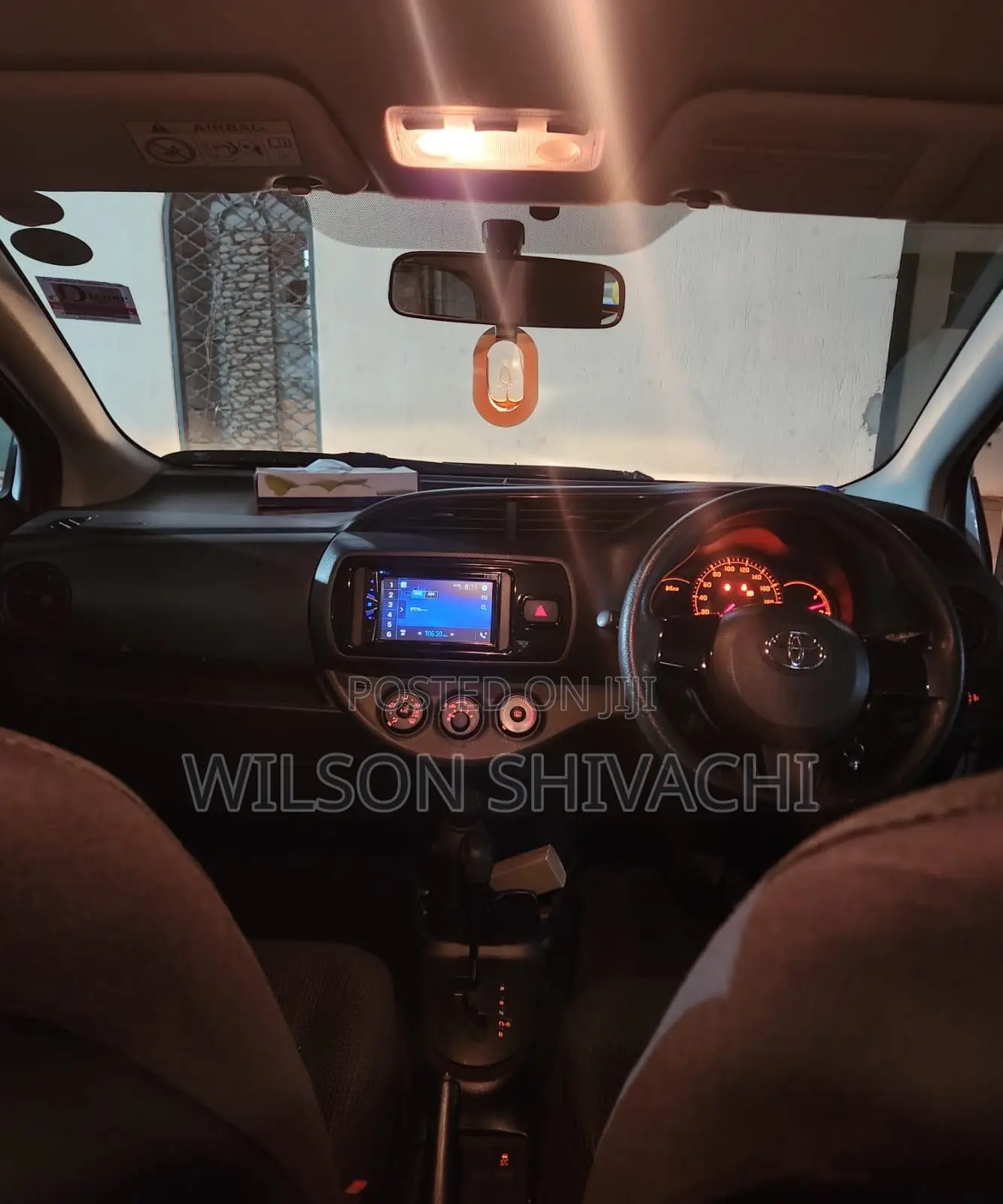 Toyota Vitz 2017 Silver
