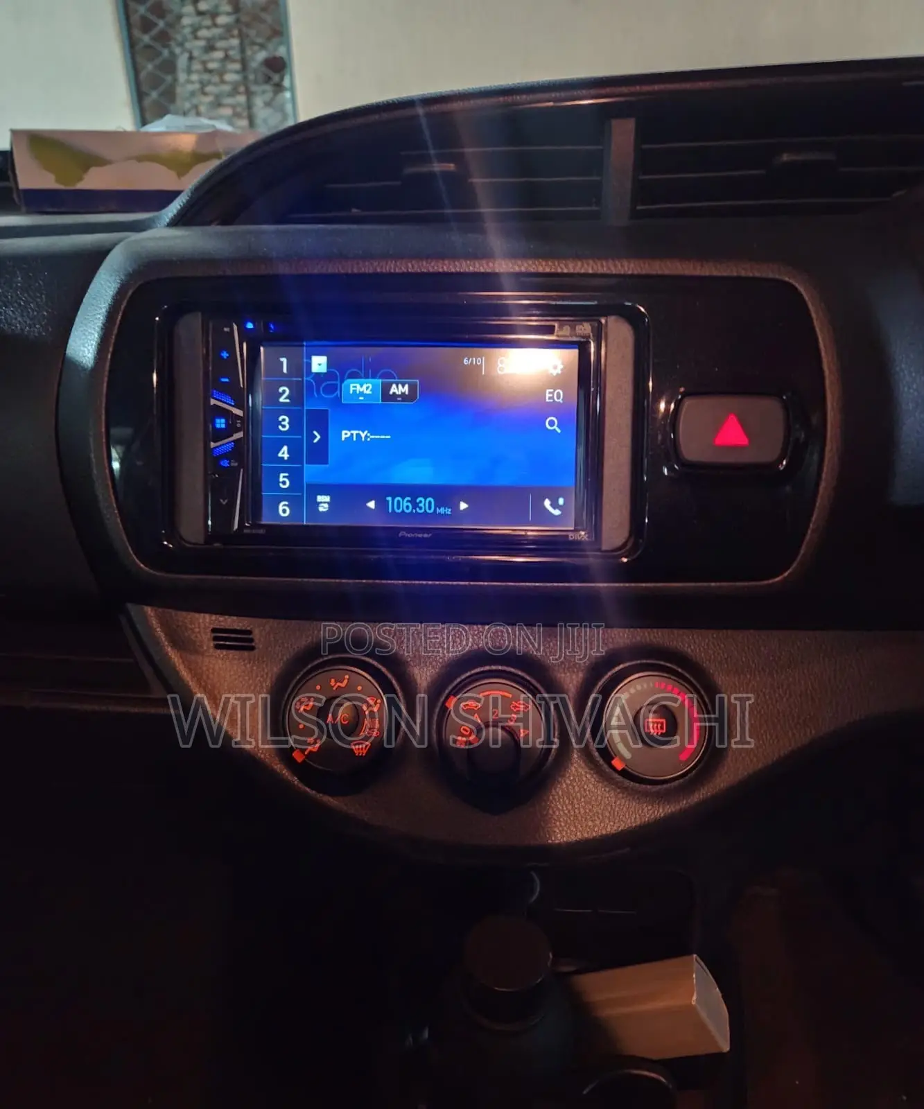 Toyota Vitz 2017 Silver