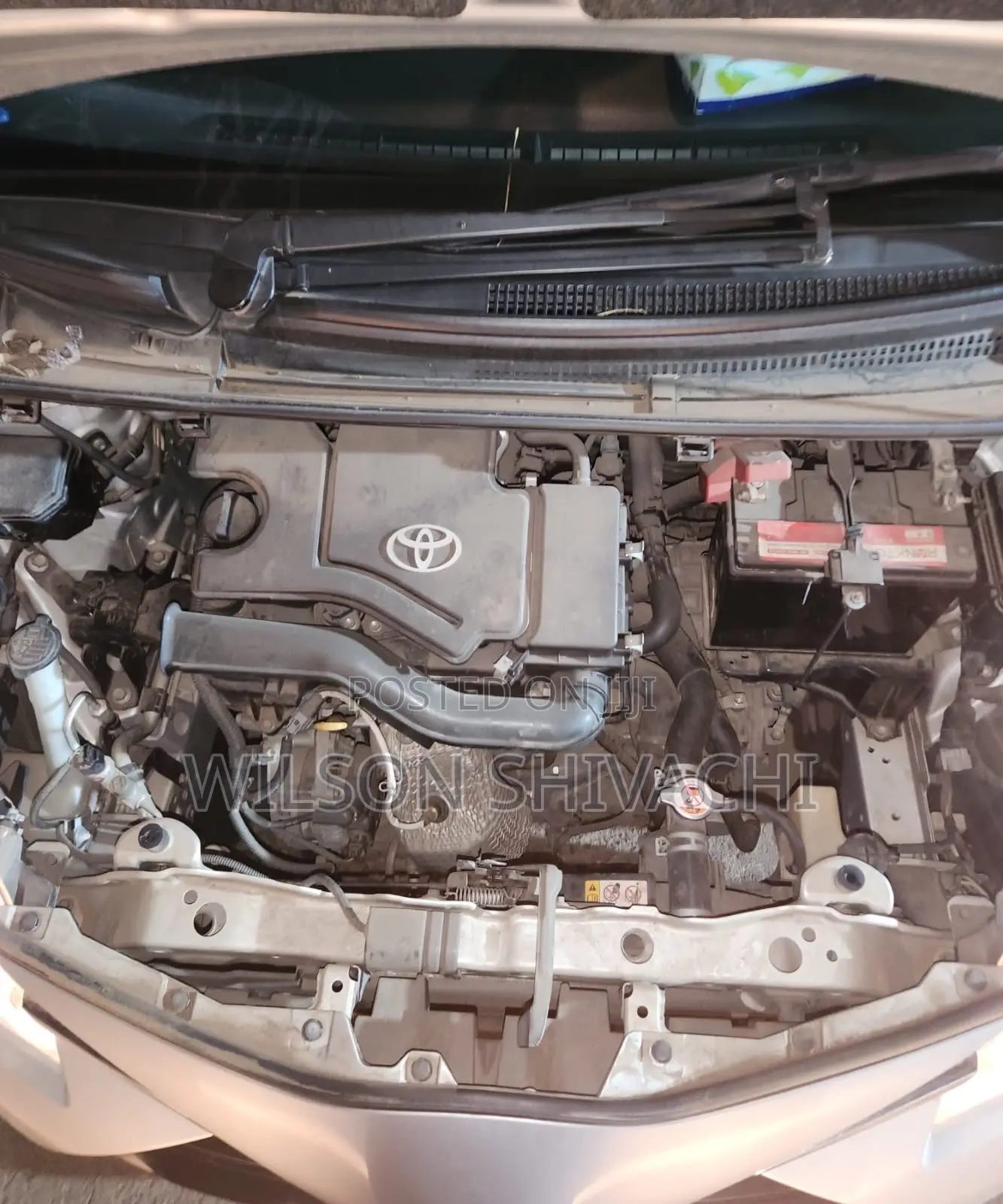 Toyota Vitz 2017 Silver