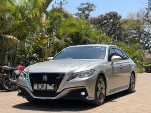 Toyota Crown 2018 Silver