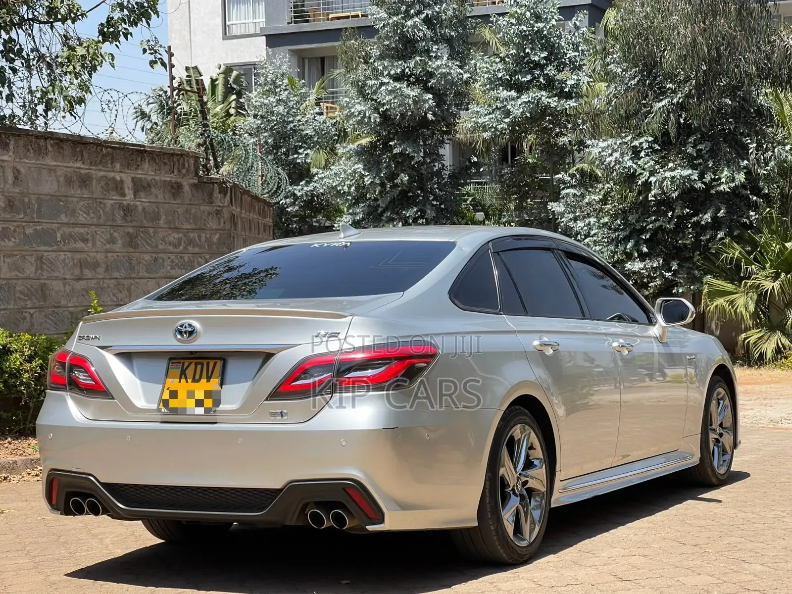Toyota Crown 2018 Silver