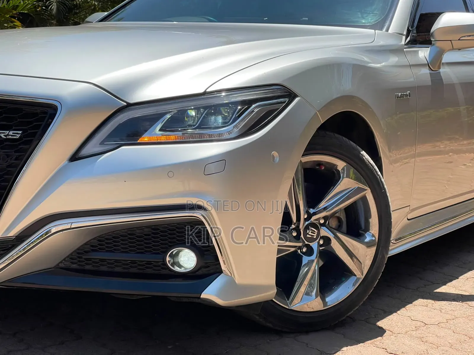 Toyota Crown 2018 Silver