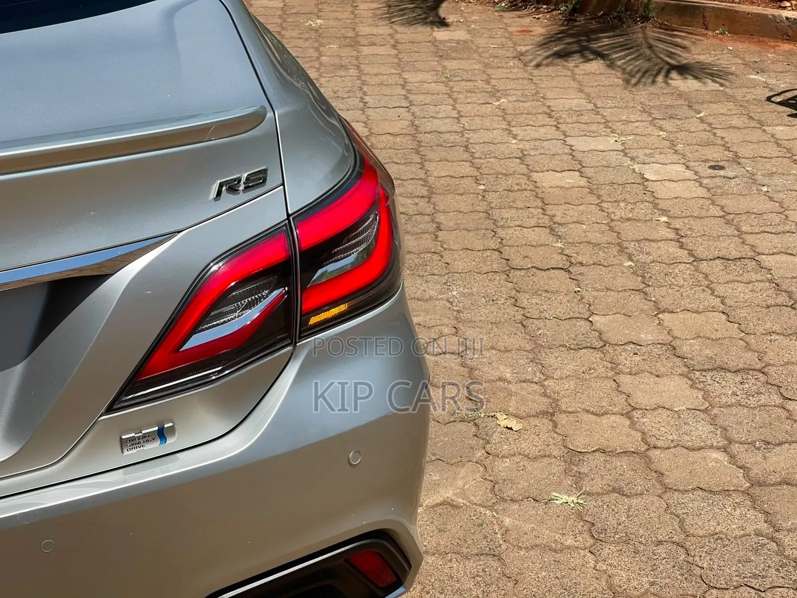 Toyota Crown 2018 Silver