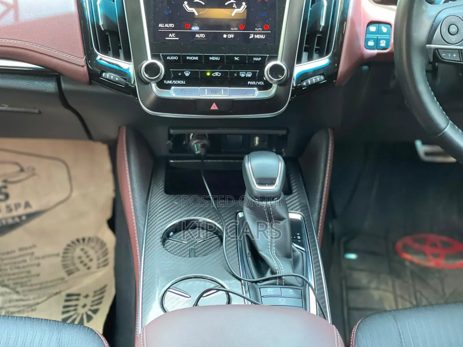 Toyota Crown 2018 Silver