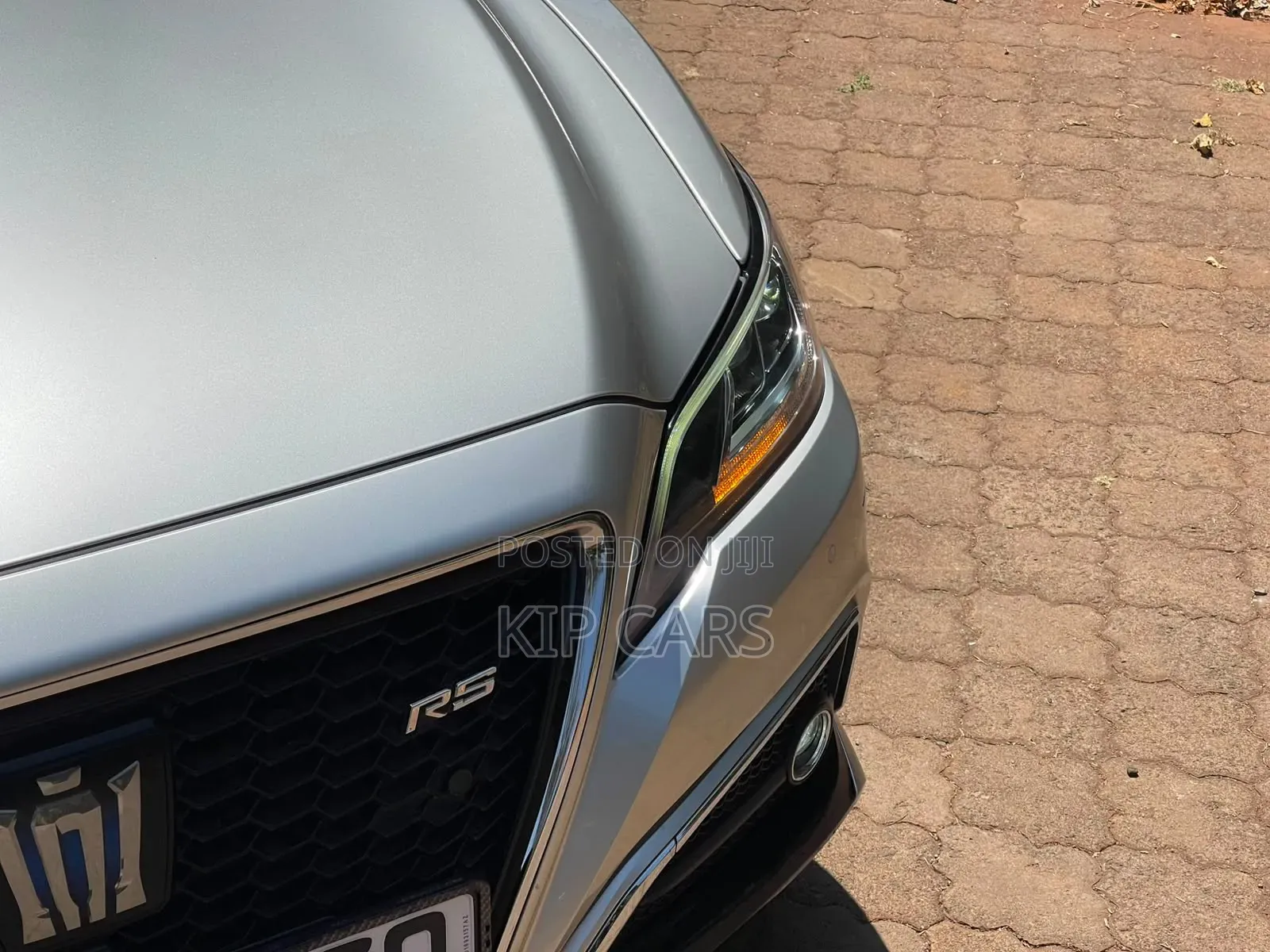 Toyota Crown 2018 Silver
