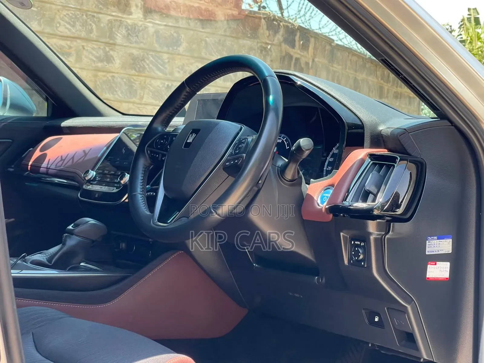 Toyota Crown 2018 Silver
