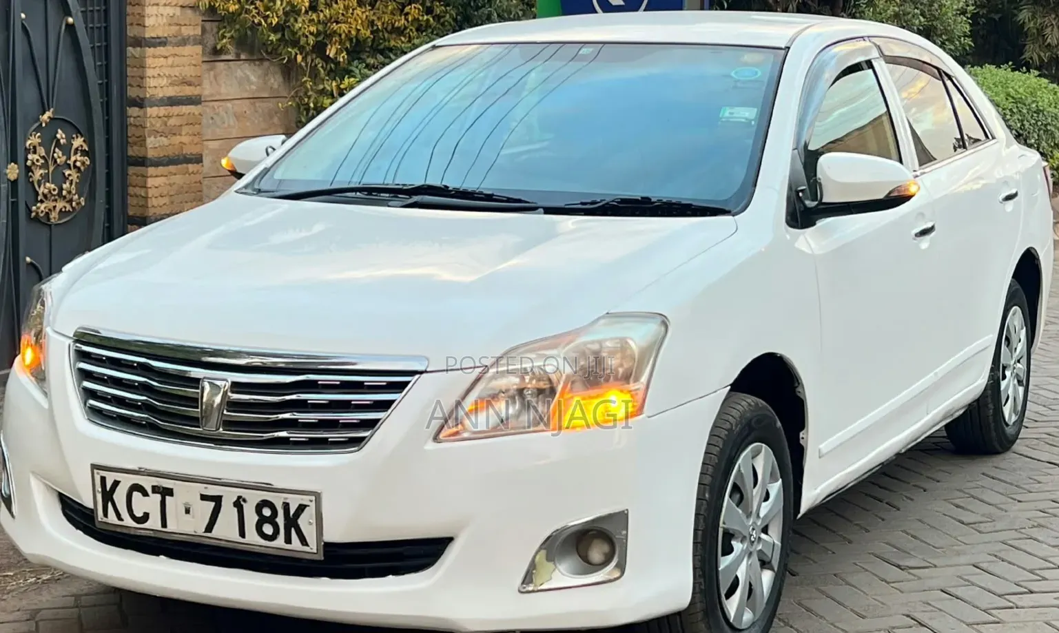 Toyota Premio 2013 Silver