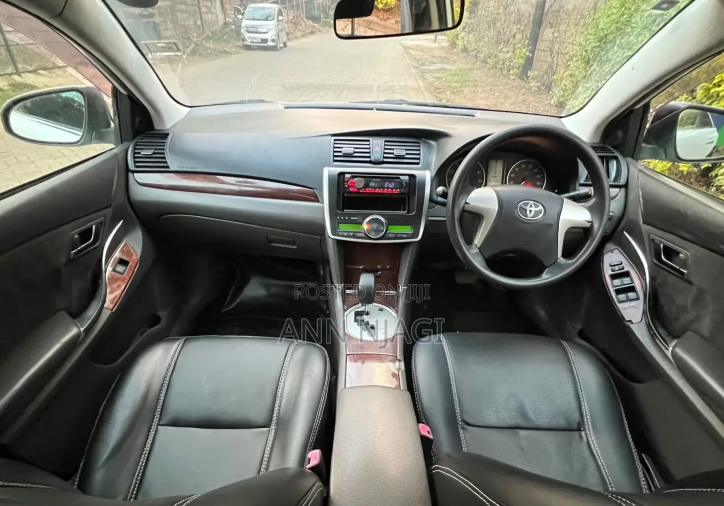 Toyota Premio 2013 Silver