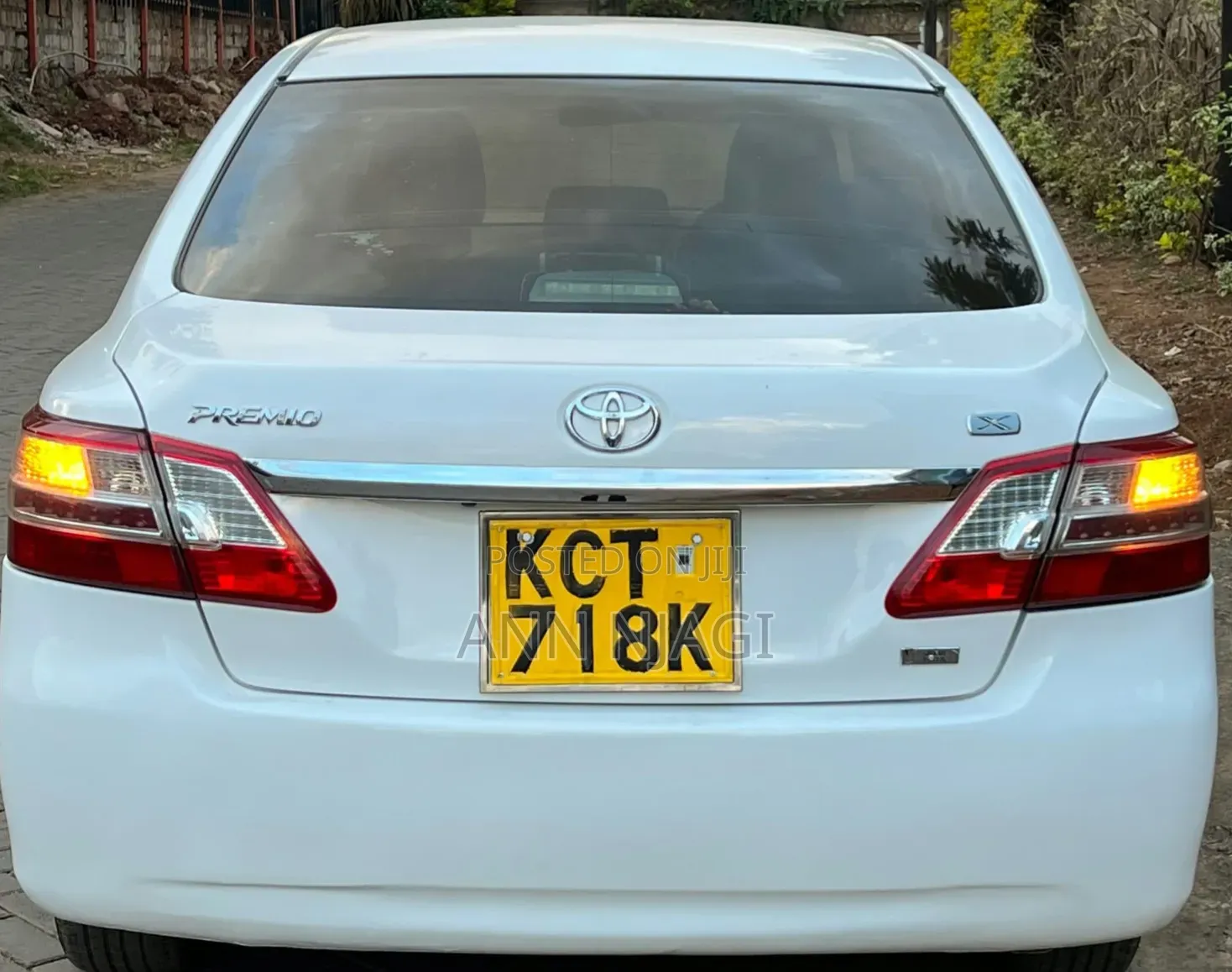 Toyota Premio 2013 Silver