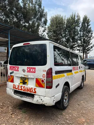 Toyota HiAce 2009 White
