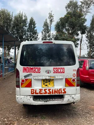 Toyota HiAce 2009 White
