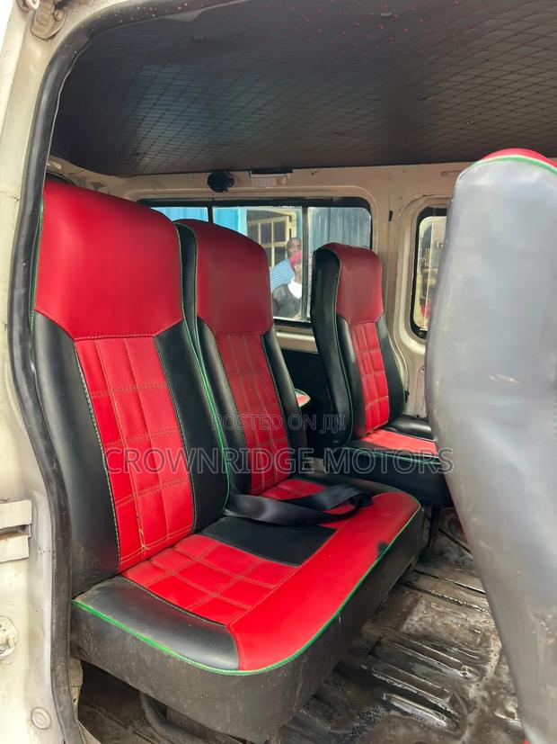 Toyota HiAce 2009 White - thumbnail 7
