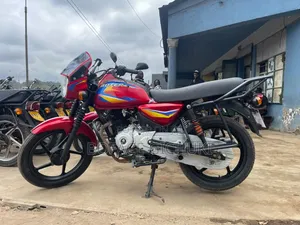 Bajaj Boxer 125 2025 Red