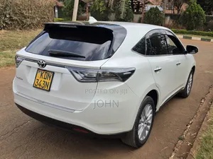 Toyota Harrier 2.0 2016 White