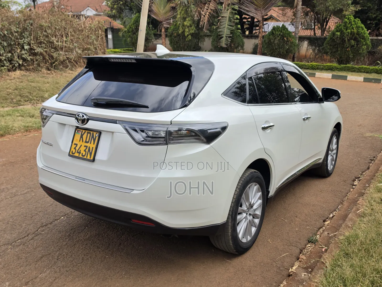 Toyota Harrier 2.0 2016 White