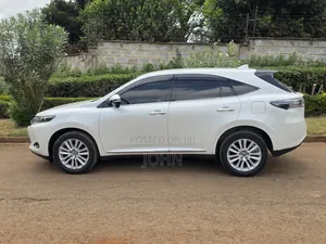 Toyota Harrier 2.0 2016 White