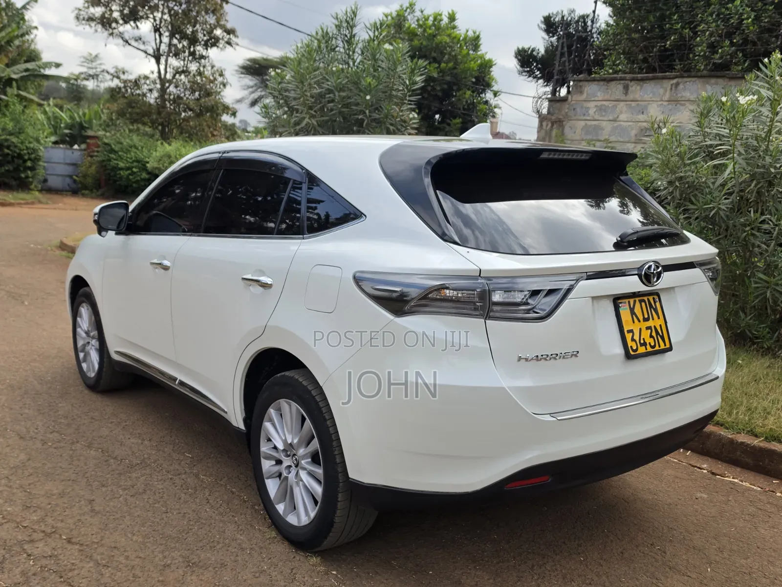 Toyota Harrier 2.0 2016 White