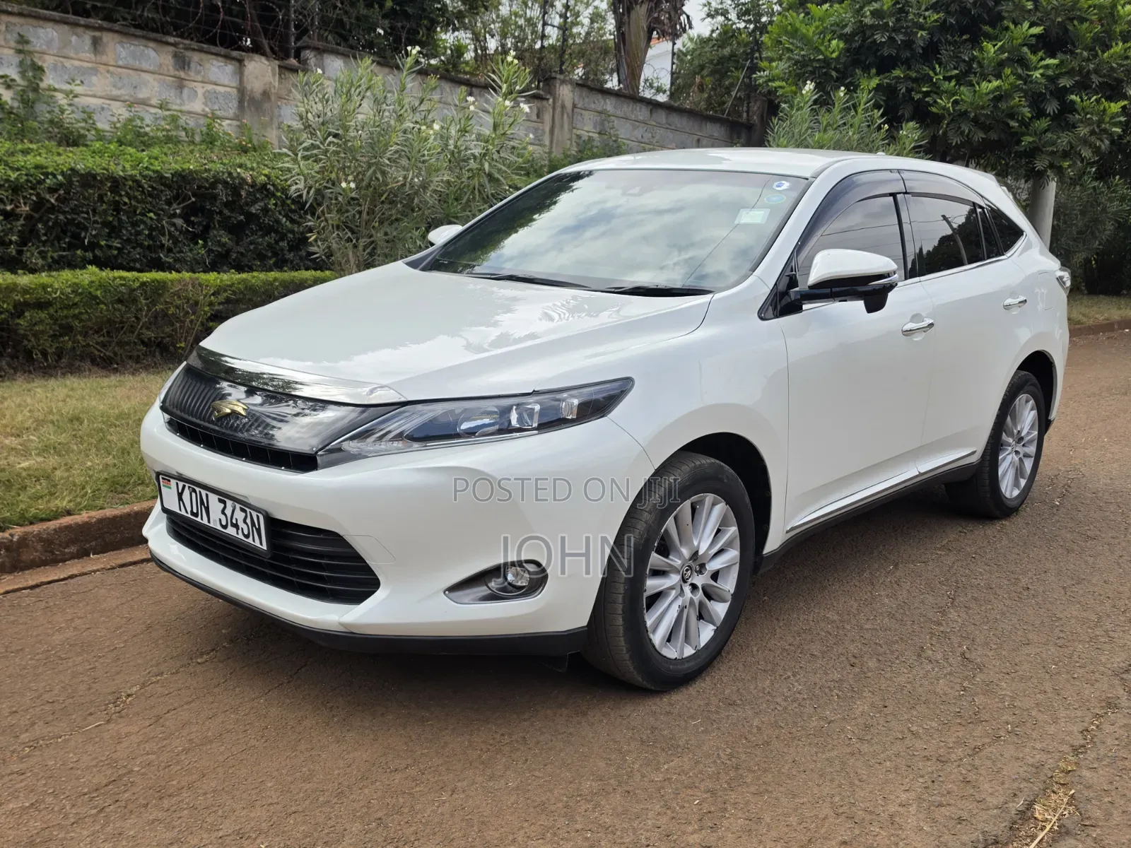Toyota Harrier 2.0 2016 White