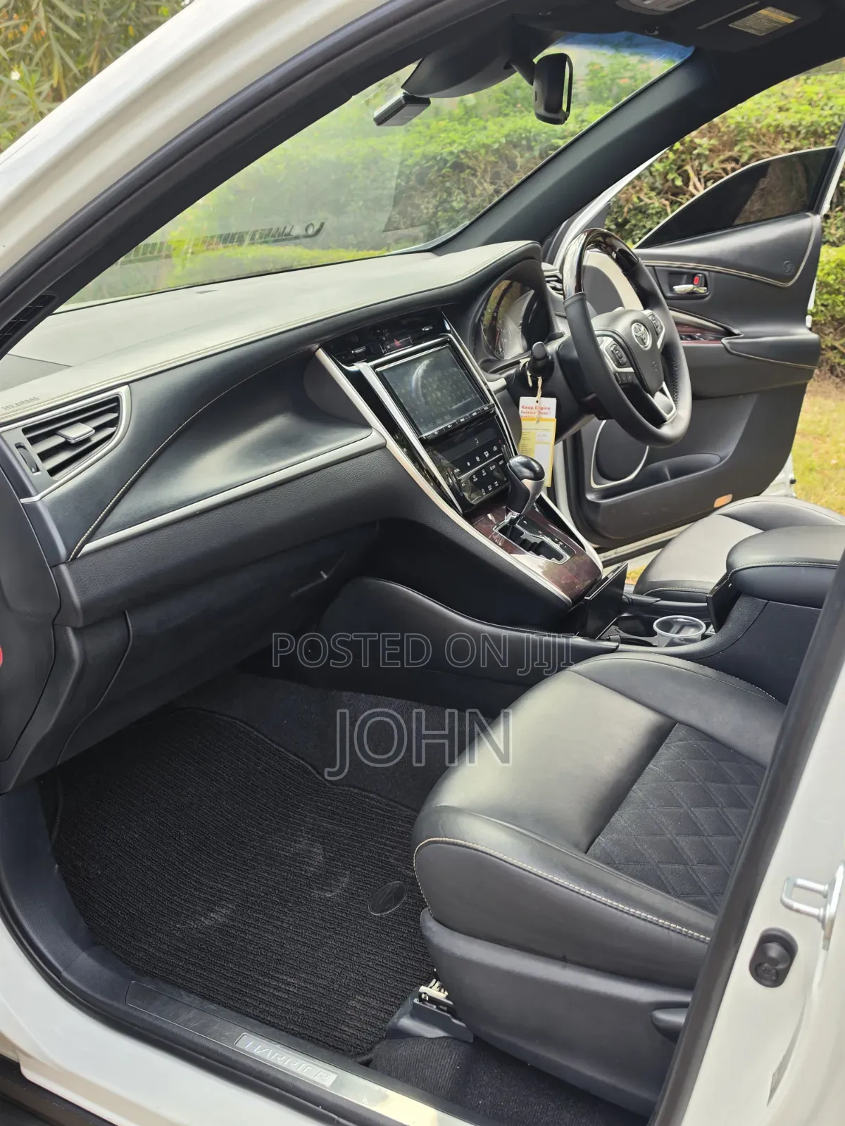 Toyota Harrier 2.0 2016 White