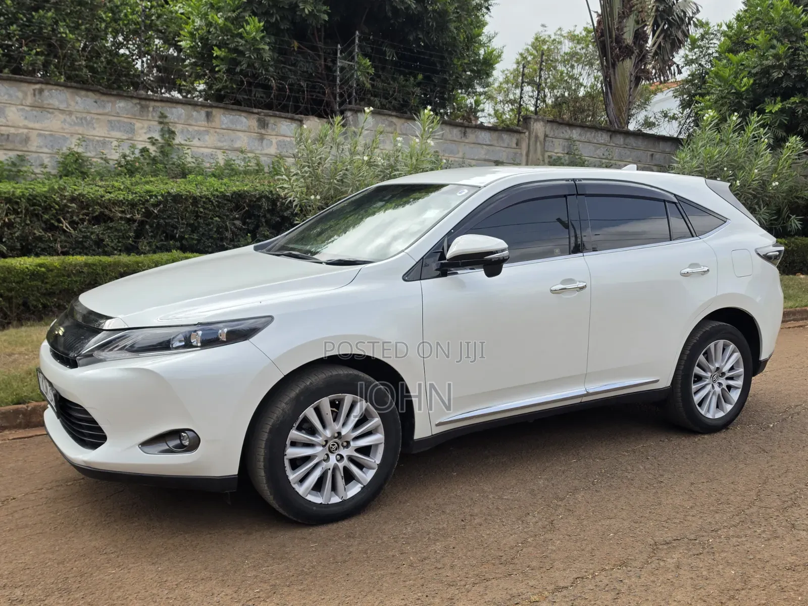 Toyota Harrier 2.0 2016 White