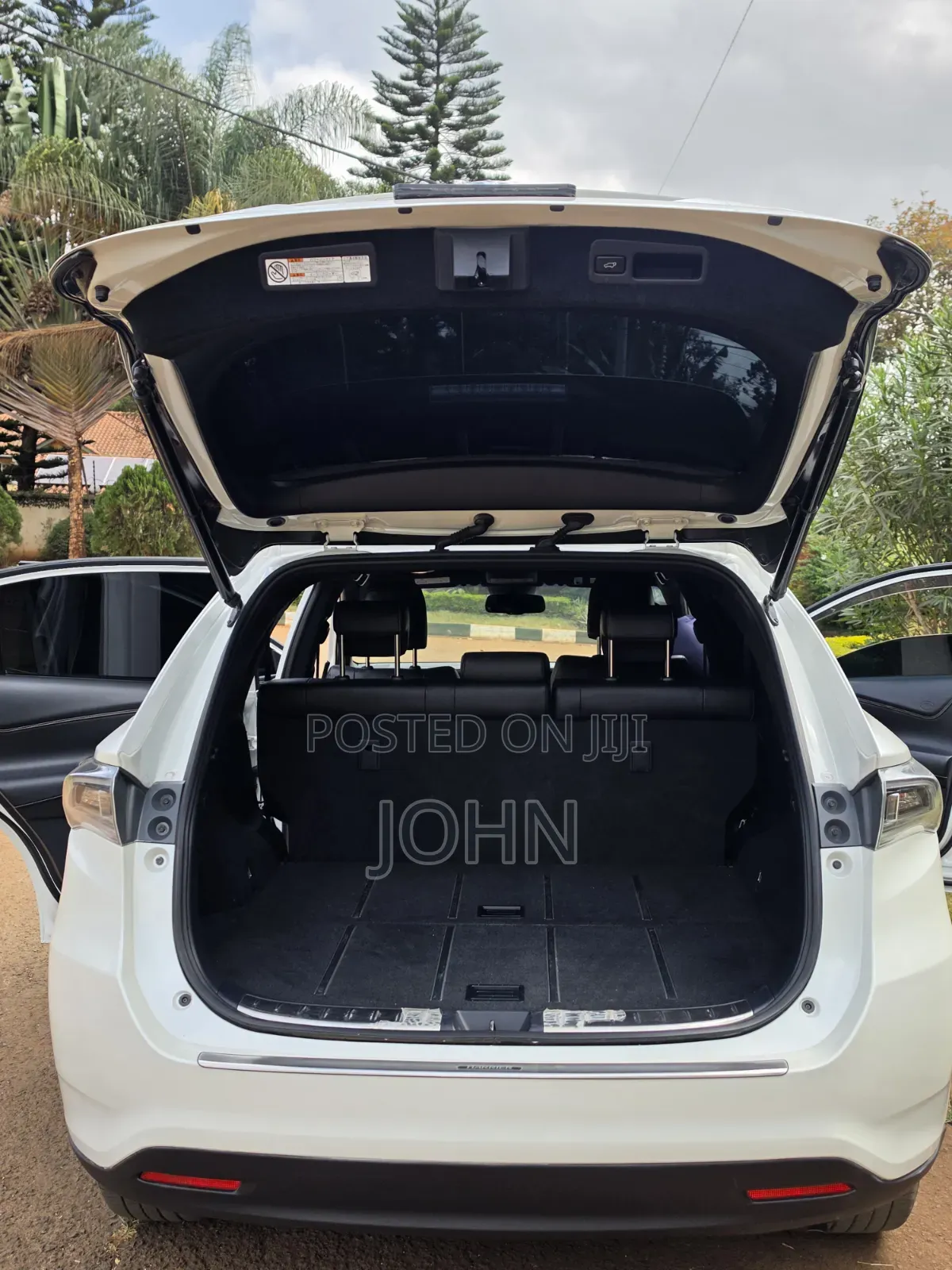 Toyota Harrier 2.0 2016 White
