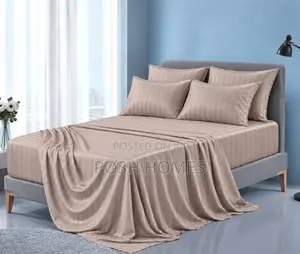 Fitted Cotton Stripped Bedsheet
Size:7×8