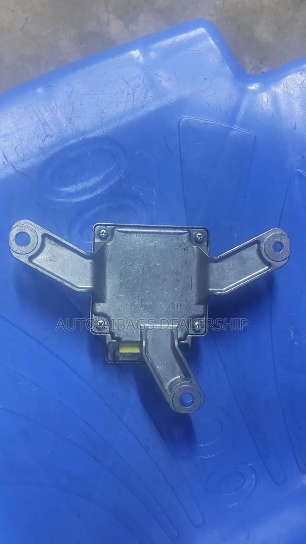 Honda Step Wagon SRS Airbag Control Module . - thumbnail 2
